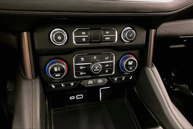Used 2023 Black Chevrolet High Country image 31