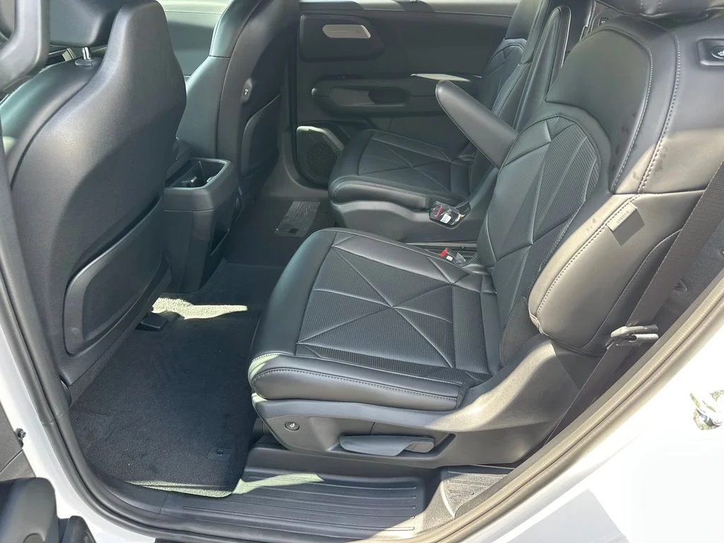 New 2027 White Kia EX image 21