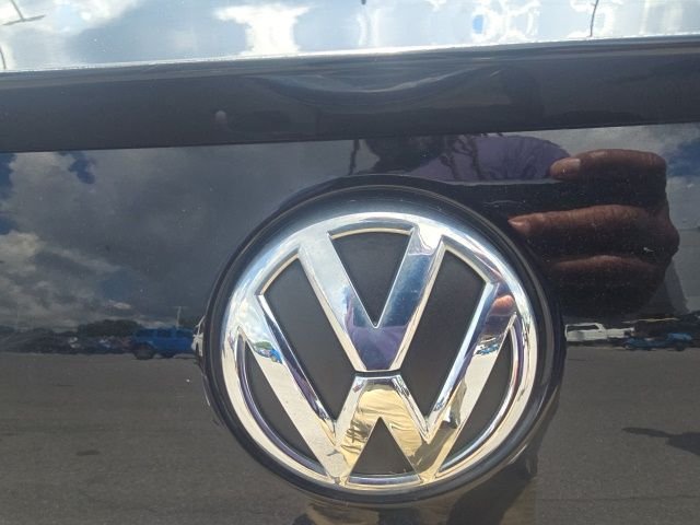 Used 2012  Volkswagen SEL image 9