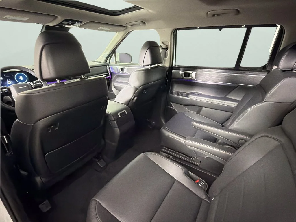 Used 2026 White Hyundai Limited image 28