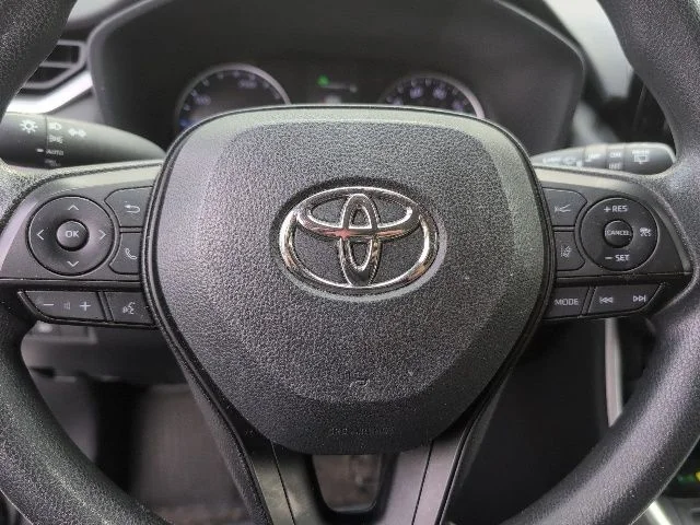 Used 2022 White Toyota XLE image 24