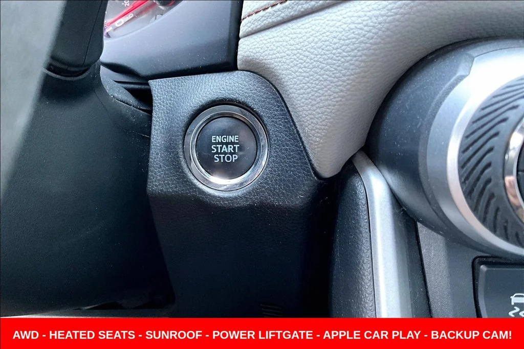 Used 2021 Silver Toyota XLE Premium image 19