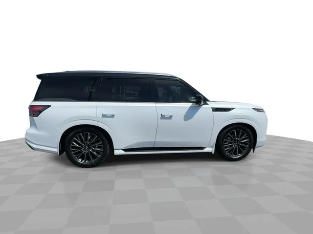 New 2026 Black INFINITI AUTOGRAPH image 2