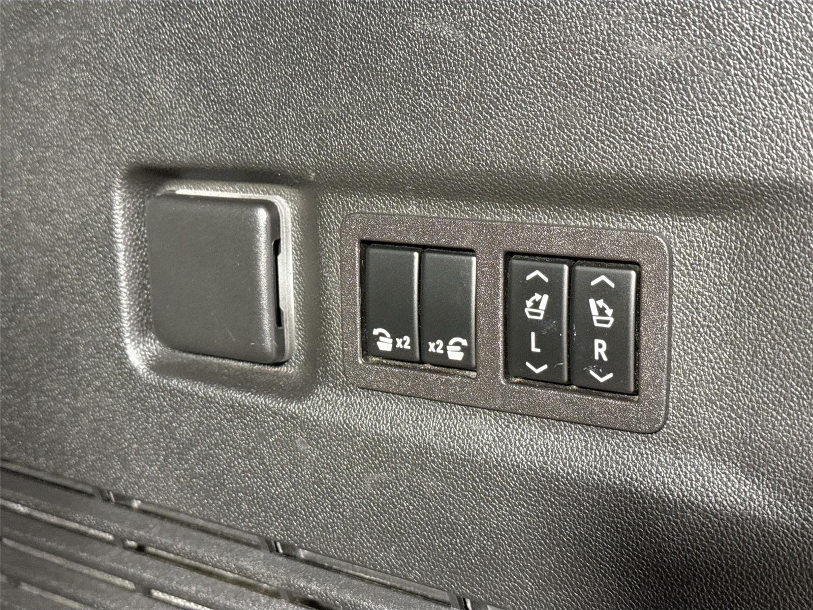 Used 2023 Black Chevrolet High Country image 40