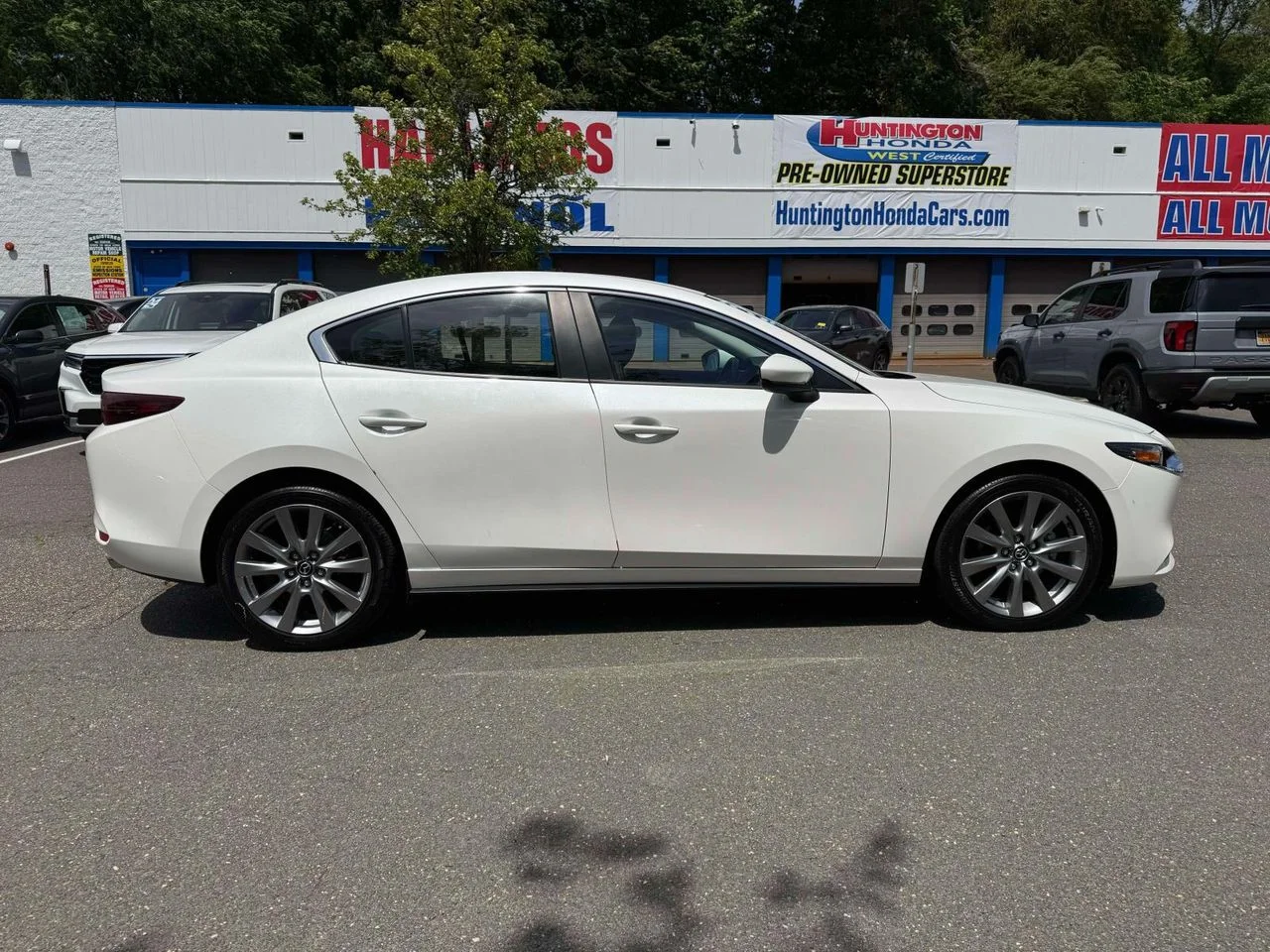 Used 2021 Snowflake White Pearl Mica Mazda Select image 8