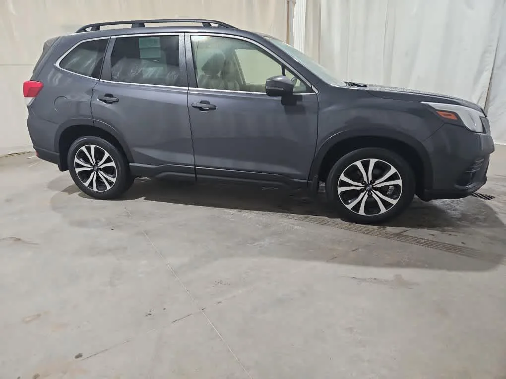 Used 2023 Magnetite Gray Metallic Subaru Limited image 8