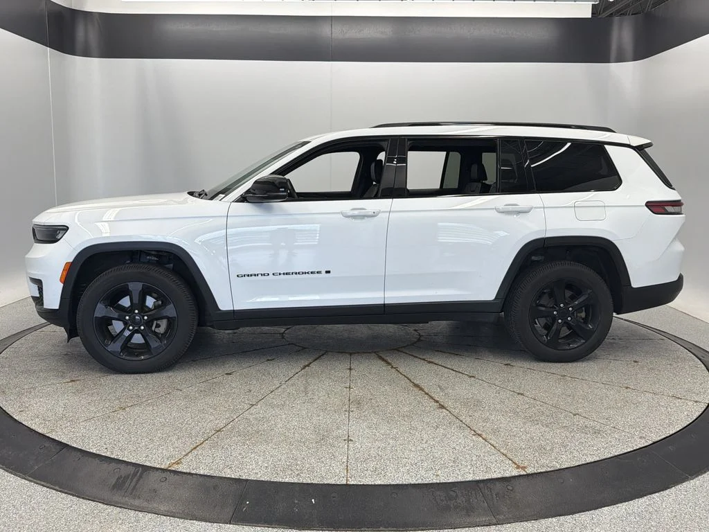 Used 2022 Jeep Grand Cherokee L Altitude with VIN 1C4RJKAG7N8536478 for sale in Coon Rapids, Minnesota