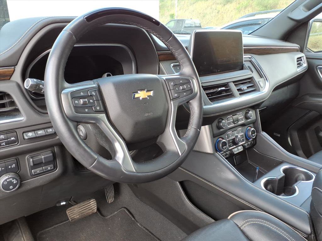 Used 2023 Iridescent Pearl Tricoat Chevrolet Premier image 14