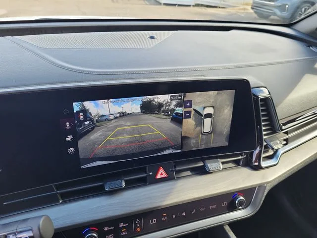 Used 2025 White Kia X-Pro Prestige image 33