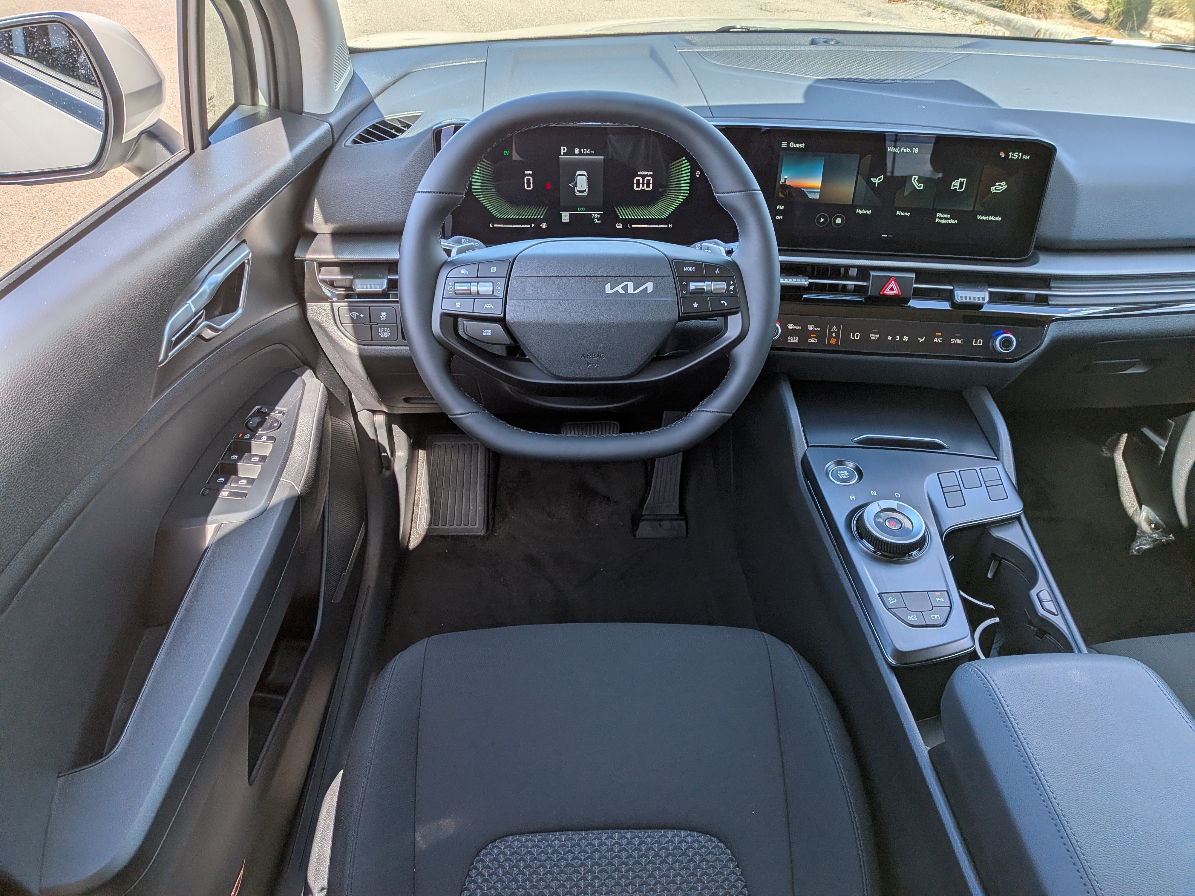 New 2026 Snow White Pearl Kia LX image 19
