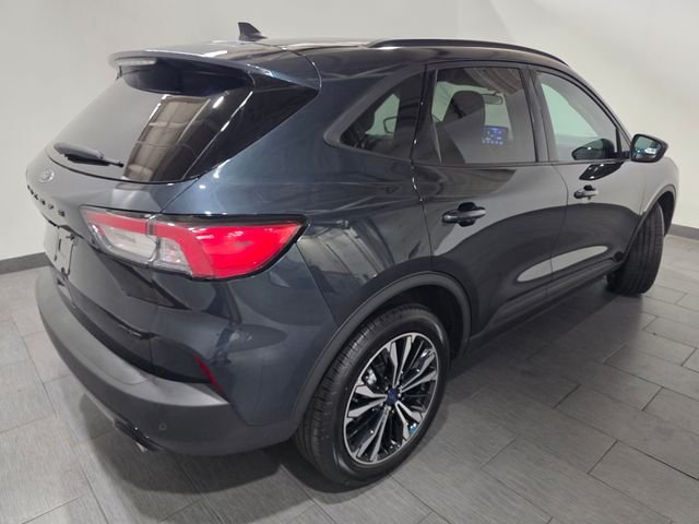 Used 2022 Blue Ford SEL image 5