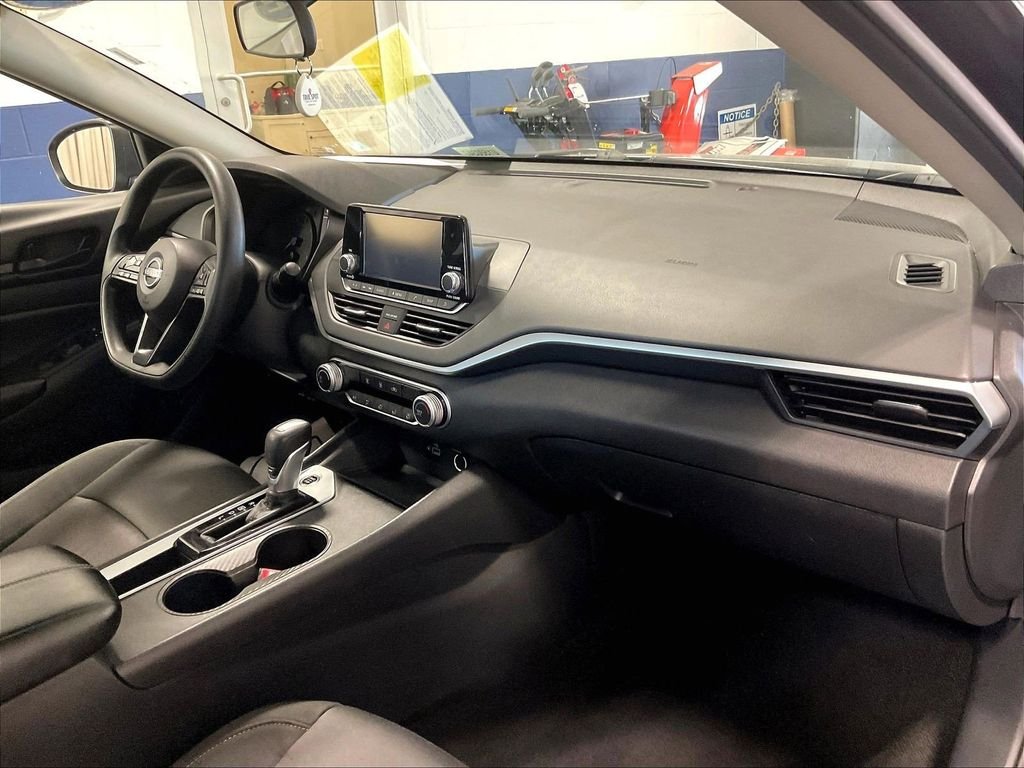 Used 2024 Black Nissan 2.5 S image 14