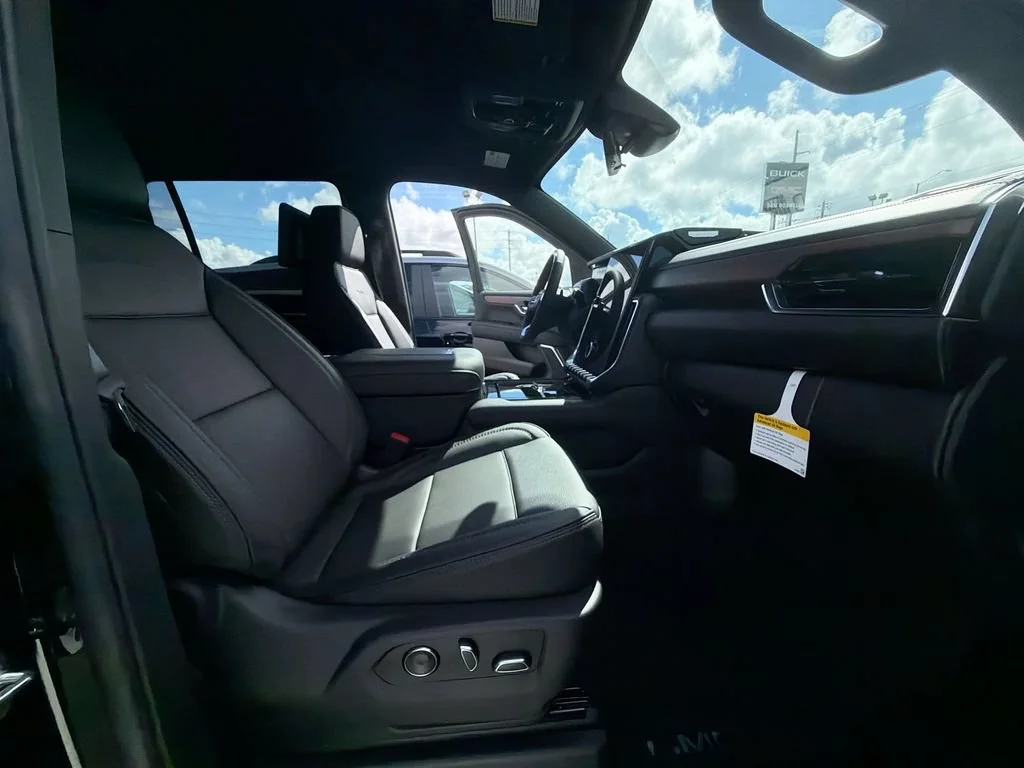 2026 GMC Yukon XL Denali - Photo 11