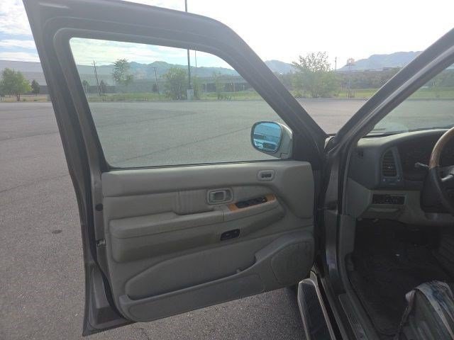 Used 2001 Tan INFINITI Luxury image 10