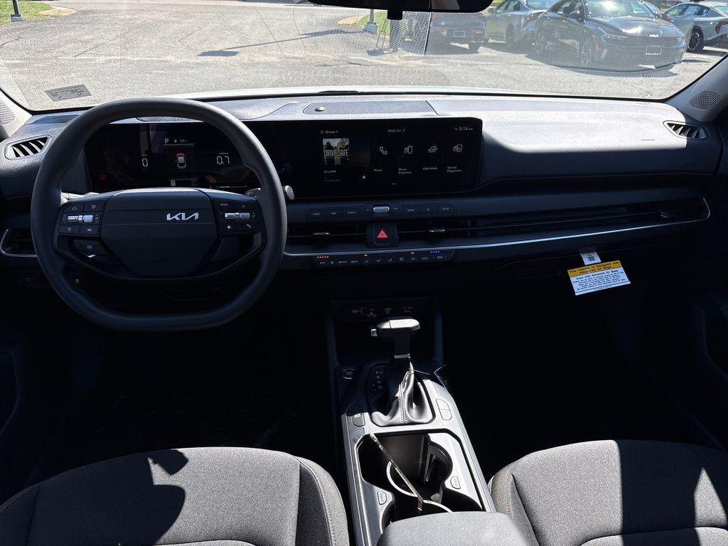 New 2026 Snow White Pearl Kia LXS image 26