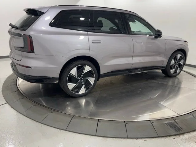 New 2026 Blue Volvo Twin Motor Performance Ultra image 5
