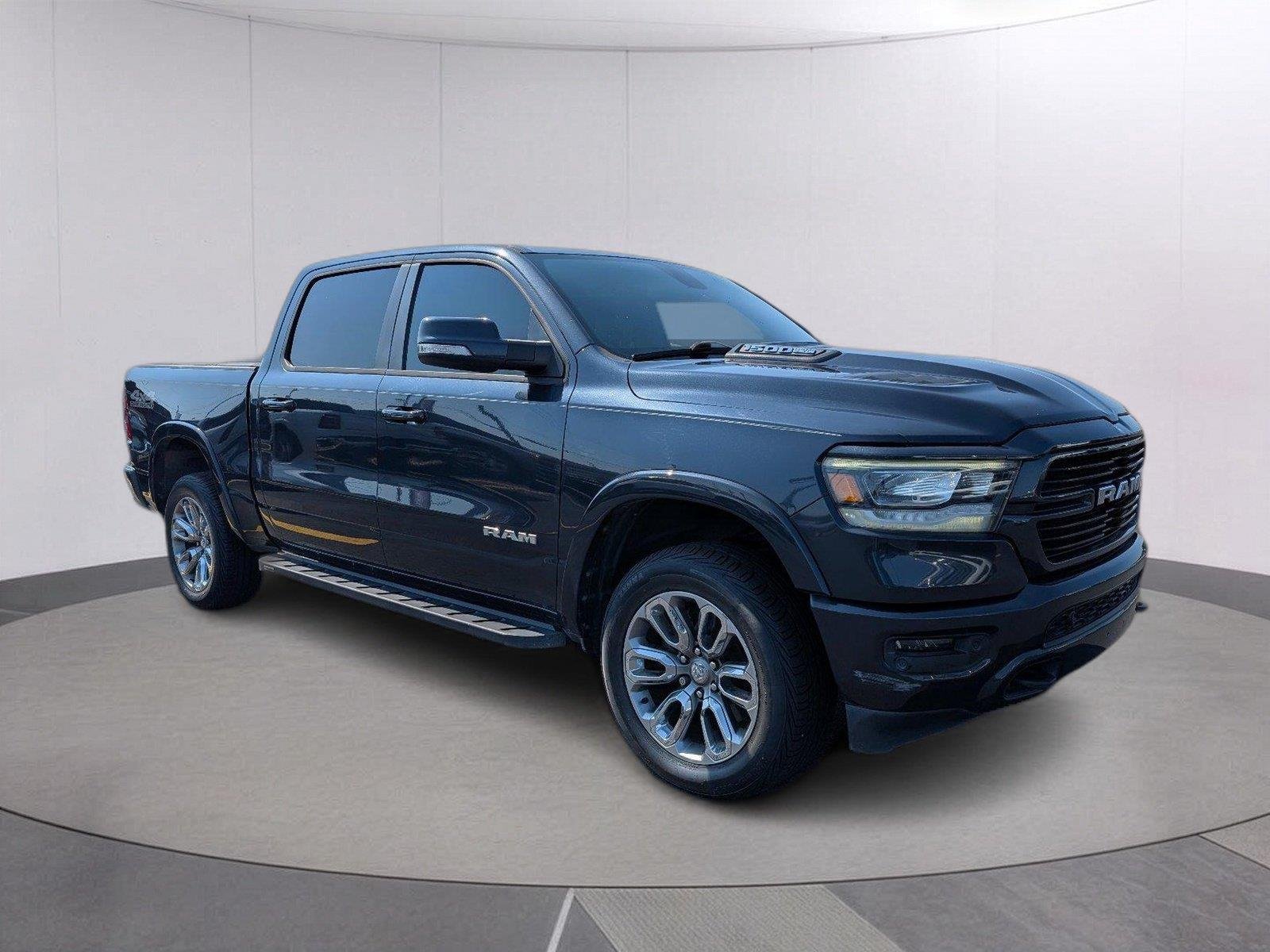 Used 2020 Diamond Black Crystal Pearlcoat Ram Laramie image 9