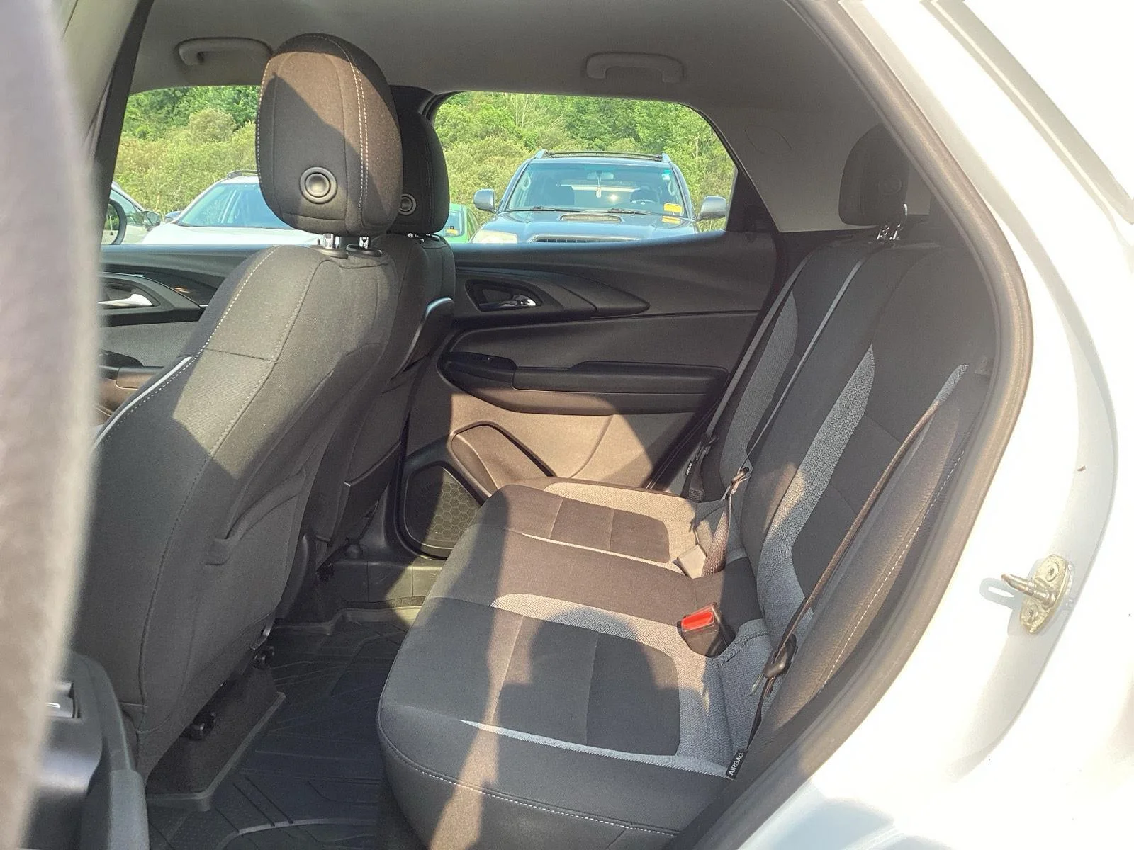 Used 2022 Summit White Chevrolet LS image 22