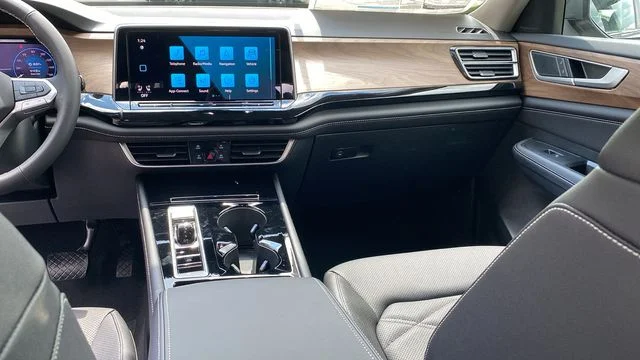 New 2026 Green Volkswagen 2.0T SE w/Technology image 10