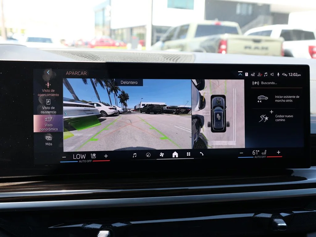 Used 2025 Gray BMW xDrive40i image 36