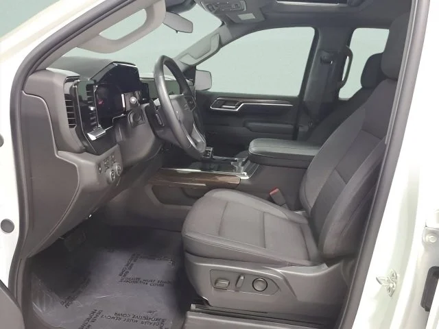 Used 2026 Summit White Chevrolet LT Trail Boss image 19