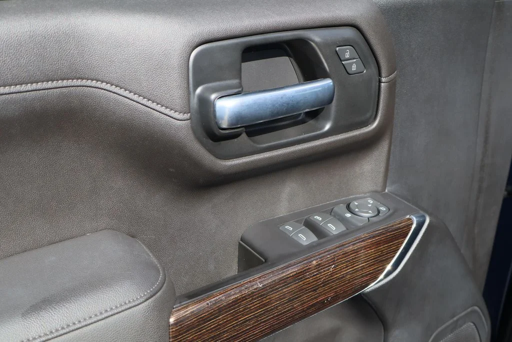 Used 2020 Blue GMC SLE image 19