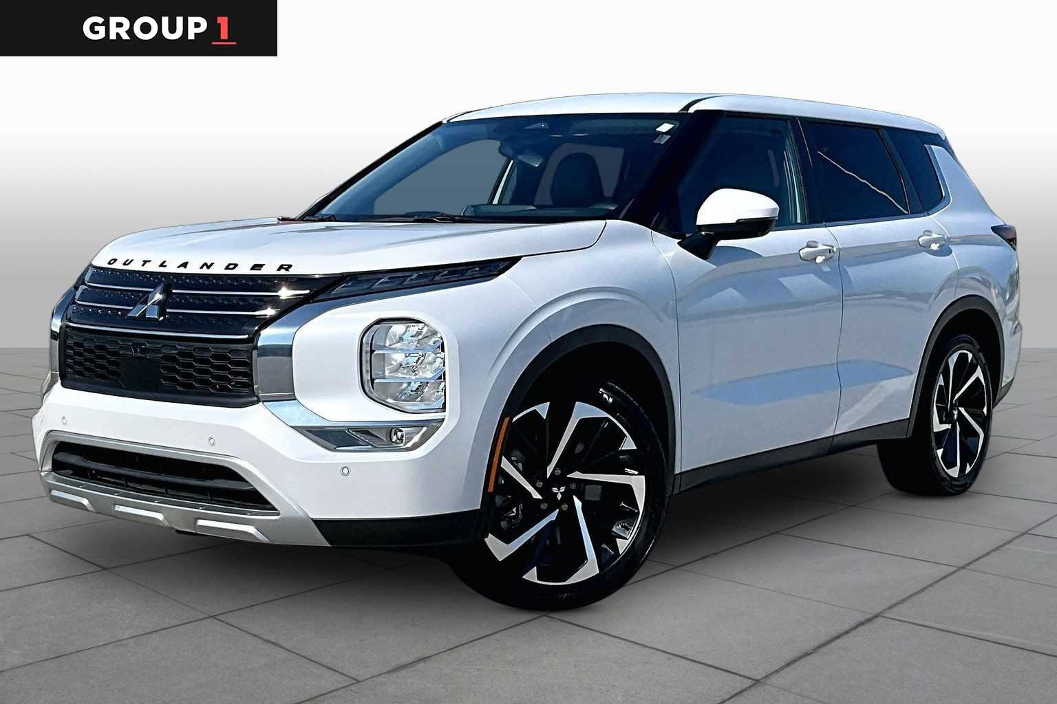 Pre-Owned 2024 Mitsubishi Outlander SE