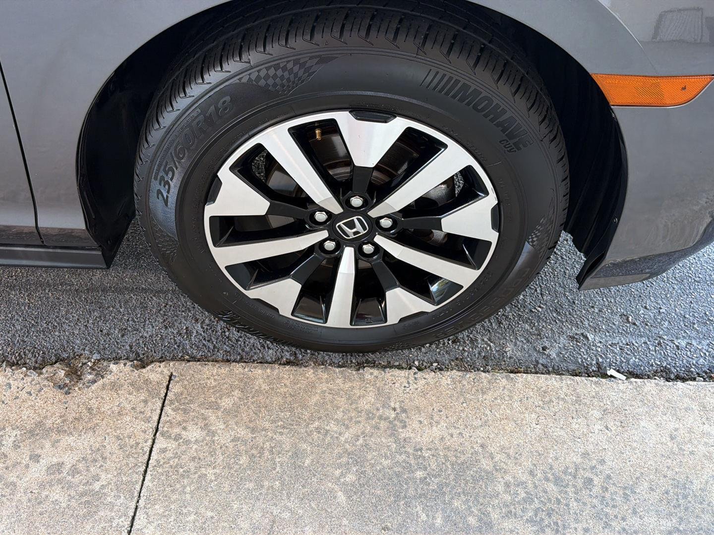Used 2025  Honda EX-L image 38