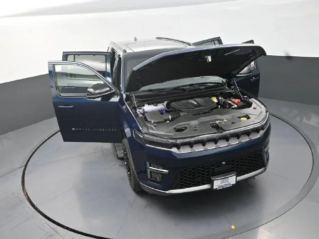 New 2026 Fathom Blue Pearl-Coat Exterior Paint Jeep Limited Reserve image 30