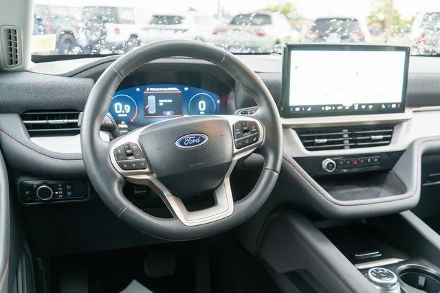 2025 Ford Explorer Active - Photo 14
