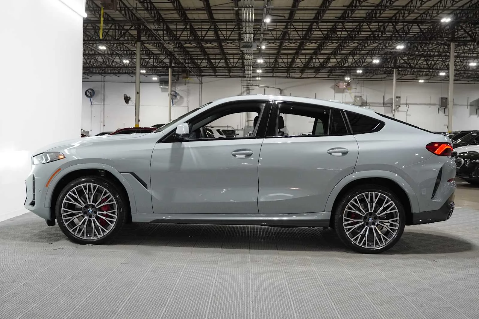 New 2027 Brooklyn Grey Metallic BMW xDrive40i image 4