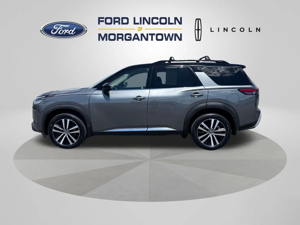 2025 Nissan Pathfinder Platinum 4WD's photo