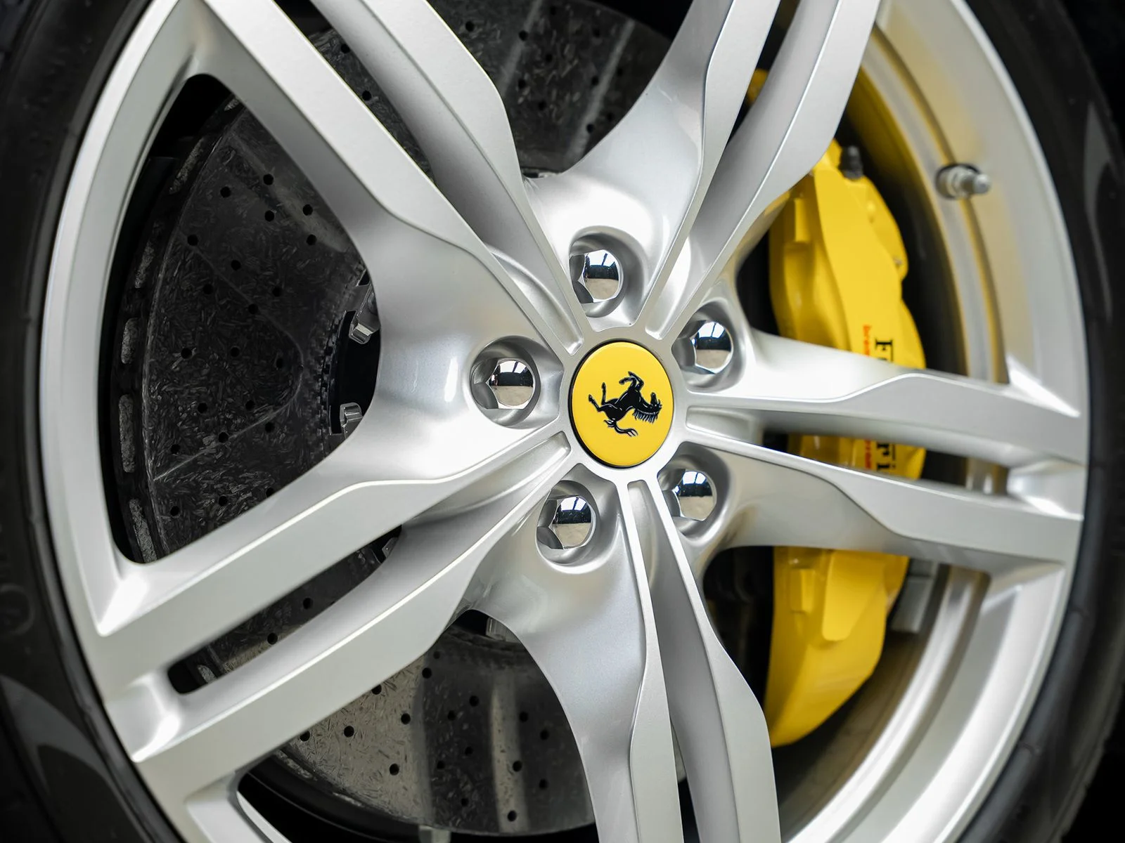 Used 2019 Gray Ferrari Base image 6