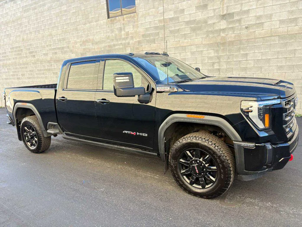 Used 2024 Onyx Black GMC AT4 image 3
