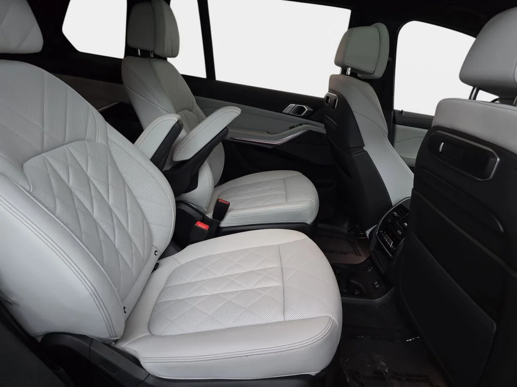 Used 2023 Skyscraper Gray Metallic BMW xDrive40i image 13