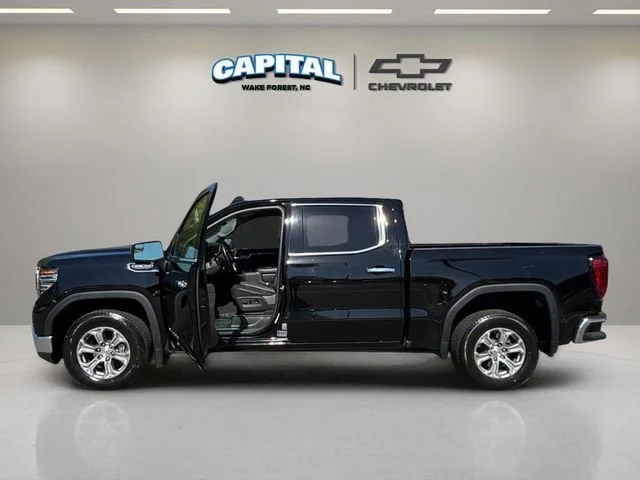 Used 2025 Onyx Black GMC SLT image 3