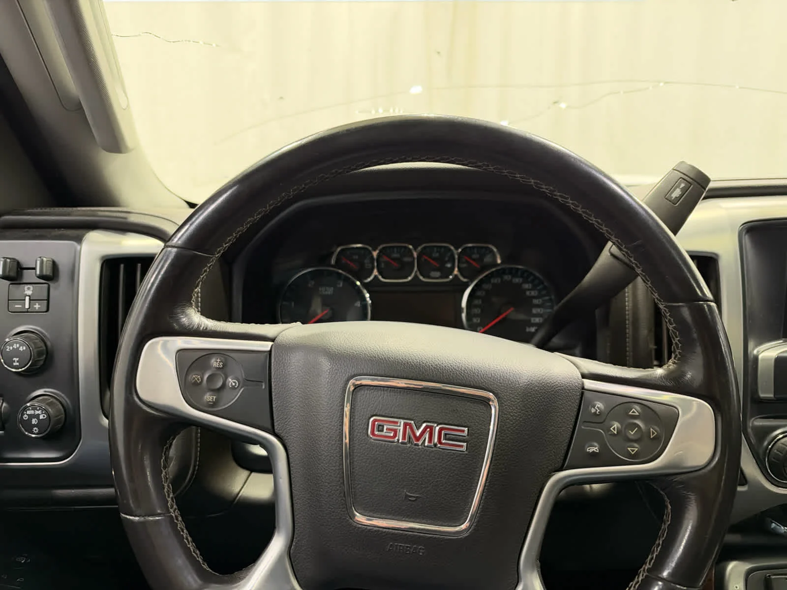 Certified Used 2018 SUMMIT WHITE GMC SLT image 18