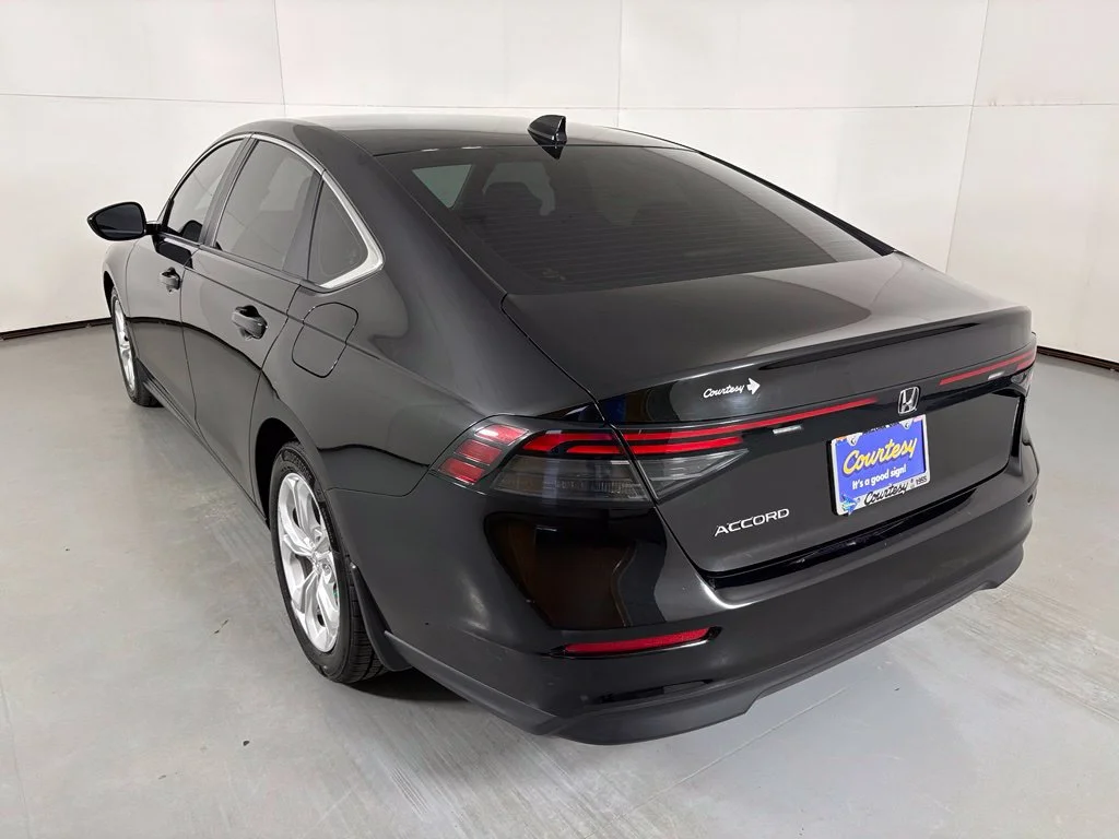 Used 2023 Black Honda LX image 6