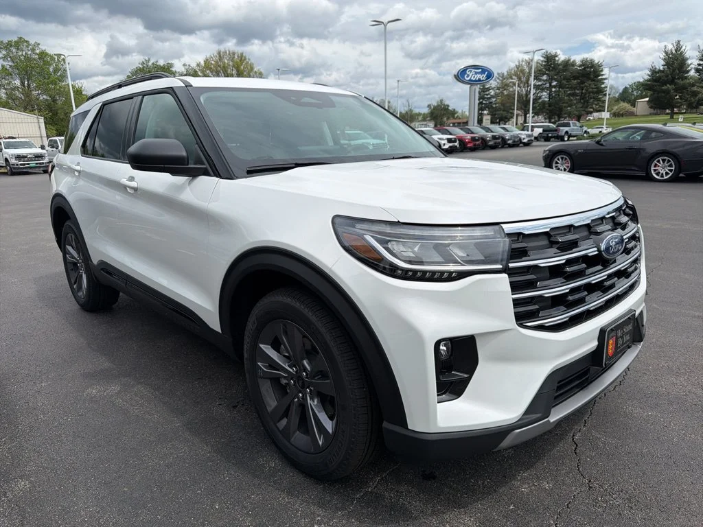 New 2026 Star White Metallic Tri-Coat Ford Active image 6