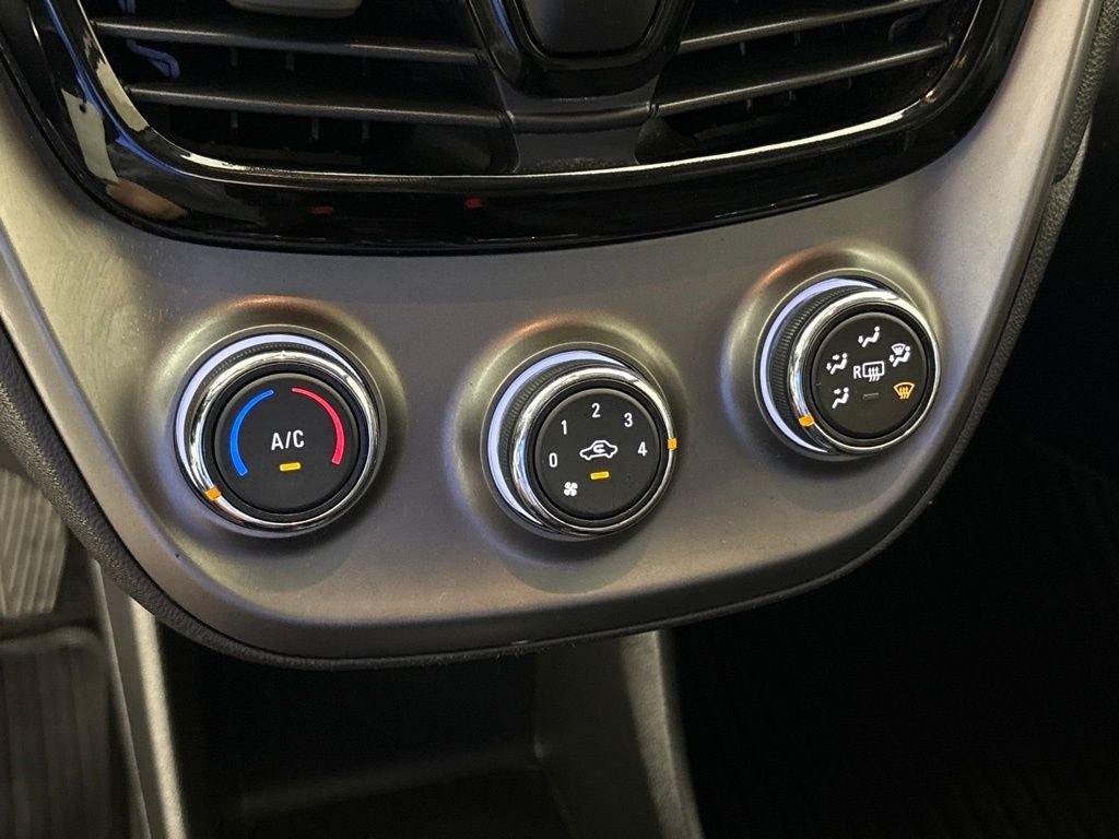 Used 2022 Red Chevrolet LS image 40