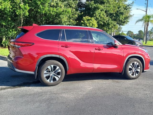 Used 2020 Red Toyota XLE image 6