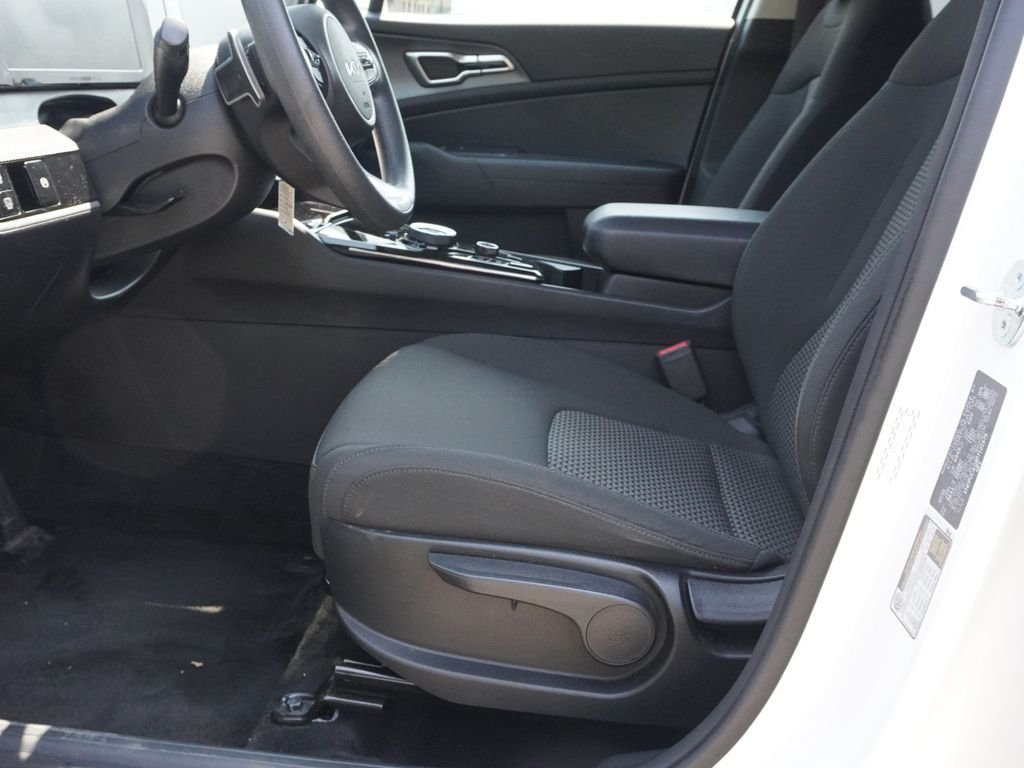 Used 2023 White Kia LX image 19