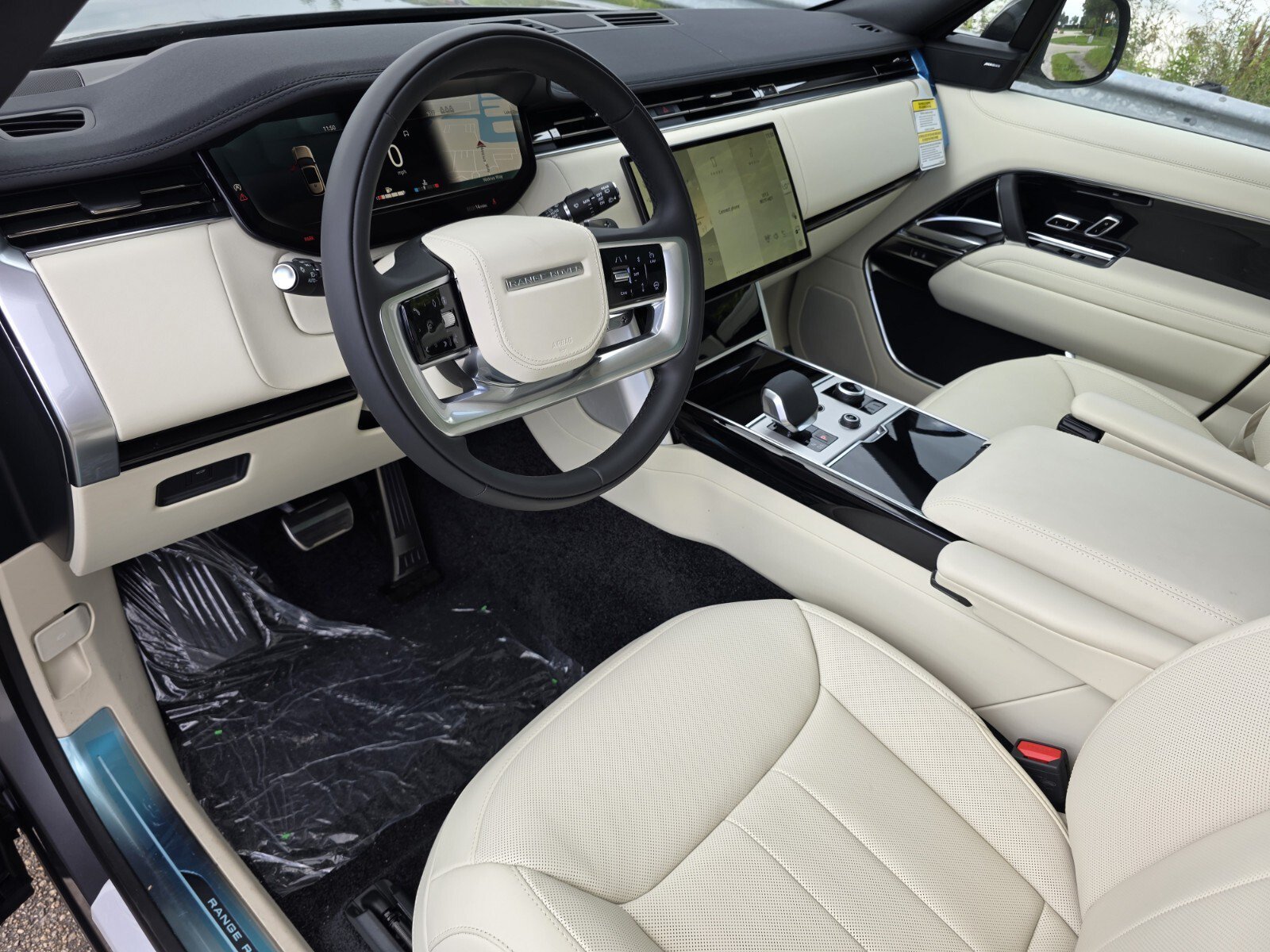New 2027 Eiger Grey Land Rover P400 SE image 11