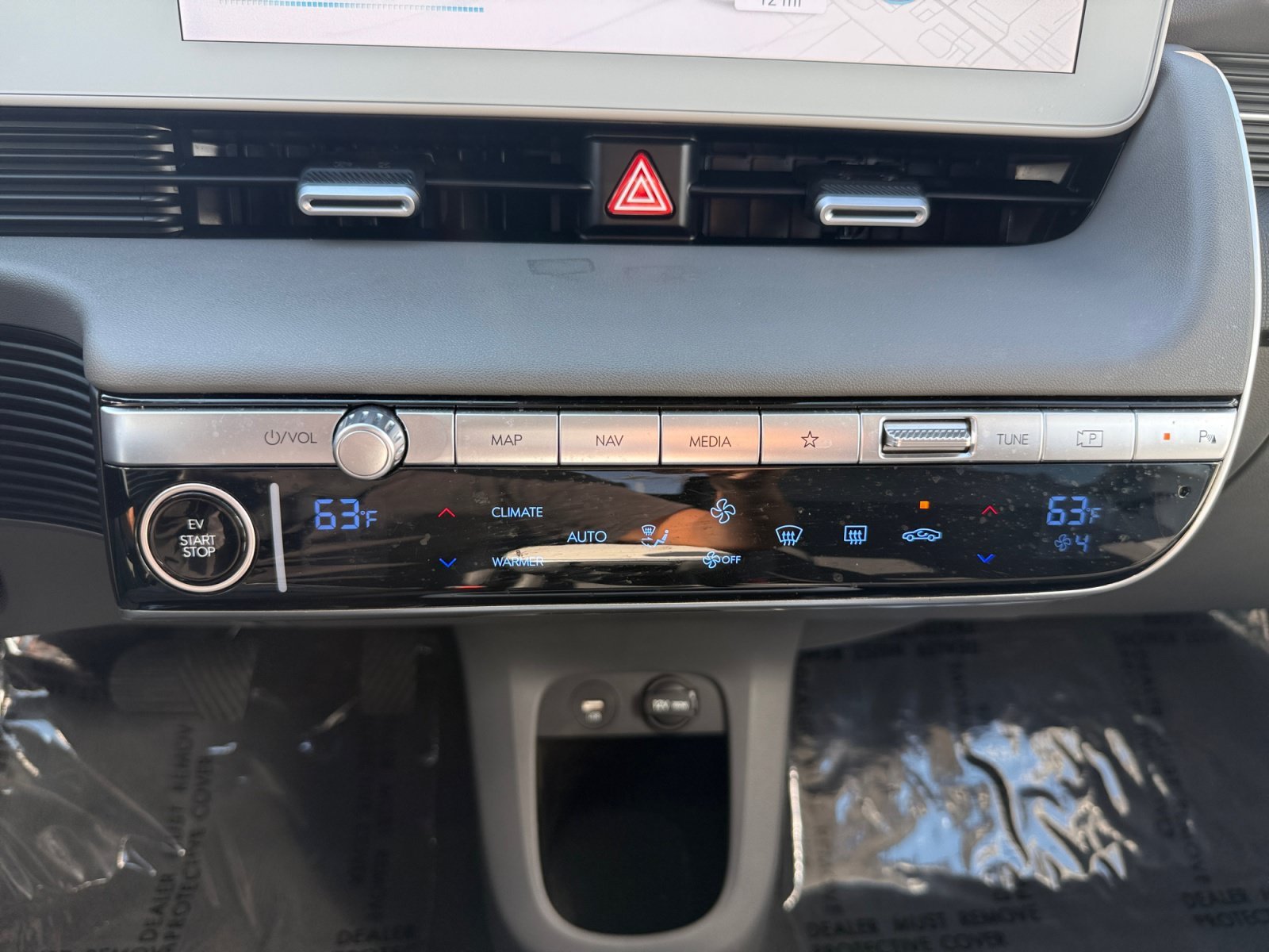 Used 2024 Atlas White Hyundai SE Standard Range image 13
