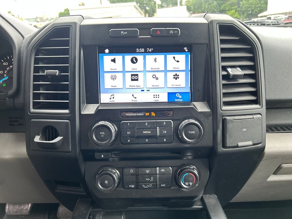 Used 2018 Blue Ford XL image 15