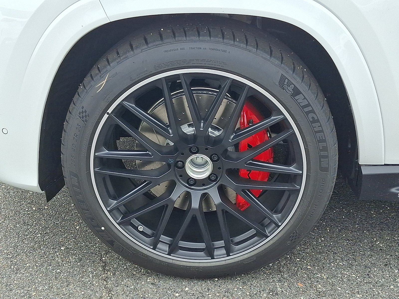New 2026 MANUFAKTUR Moonlight White Metallic Mercedes-Benz AMG® GLS 63 4MATIC+ SUV image 5