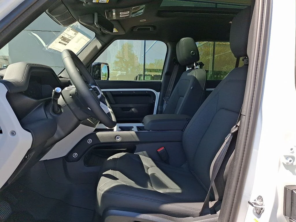 New 2026 Fuji White Land Rover S image 9