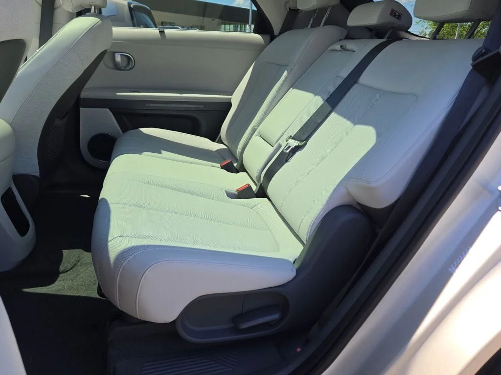 Used 2023 Gold Hyundai Limited image 18