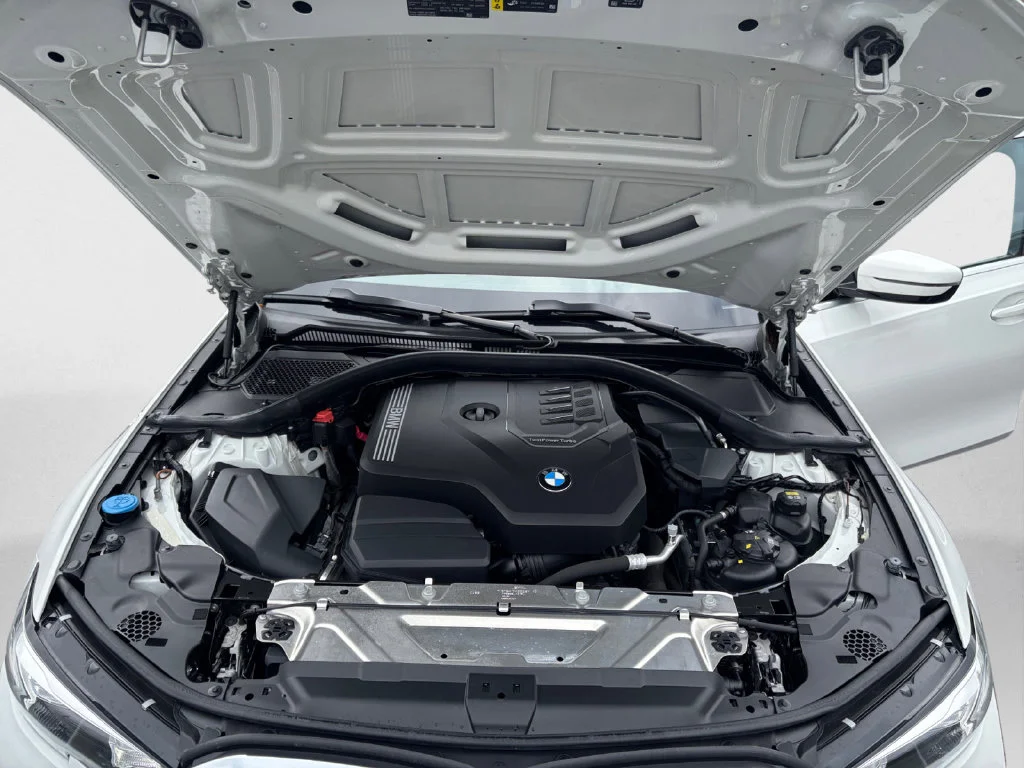 Used 2019 White BMW 330i xDrive image 15
