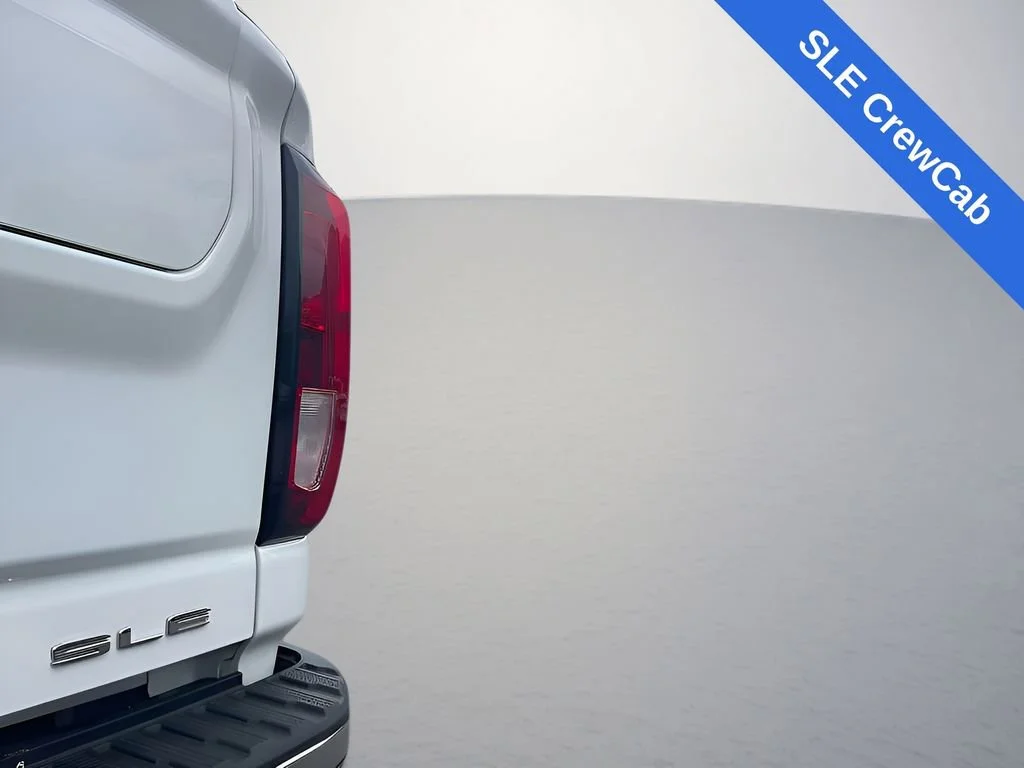 Used 2023 Summit White GMC SLE image 33